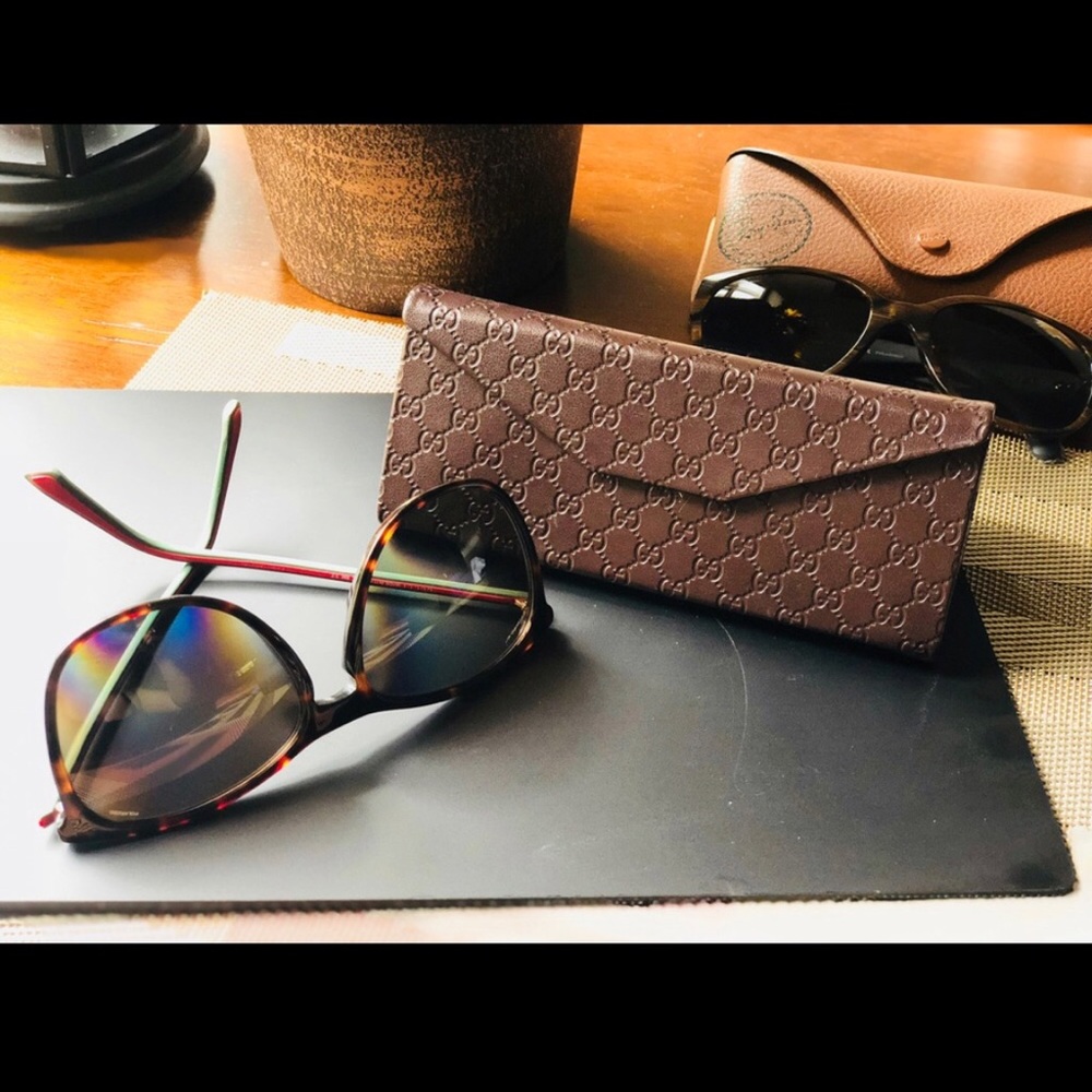Gucci - Picture 2 of 2